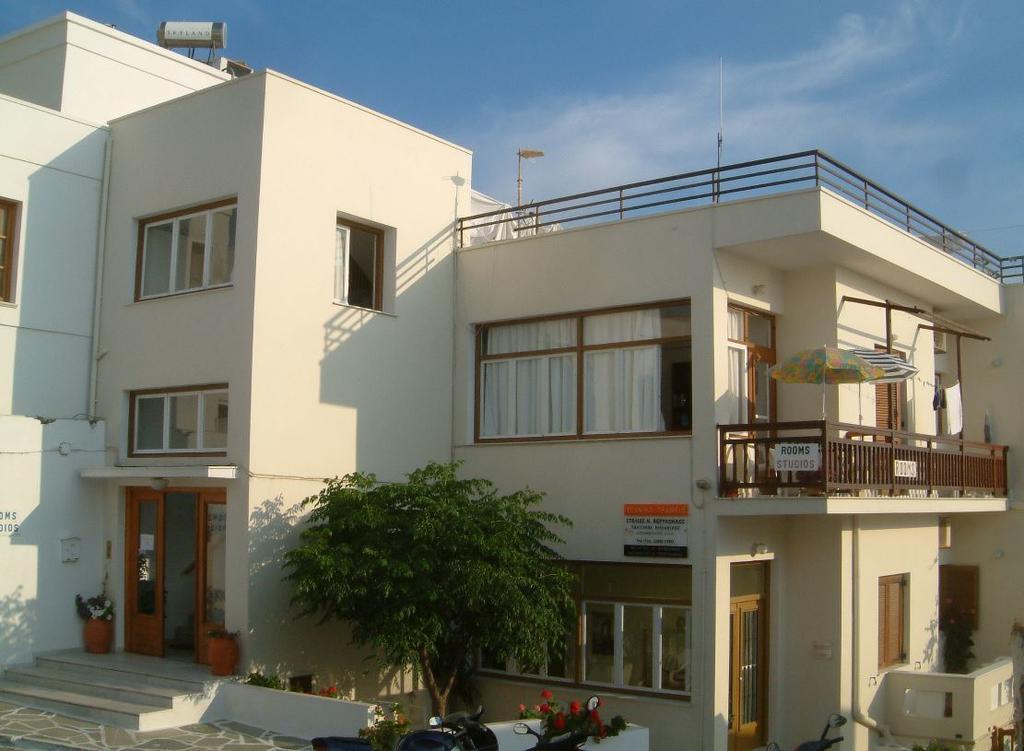 Naxos Lane Center Studios Naxos City Exteriör bild